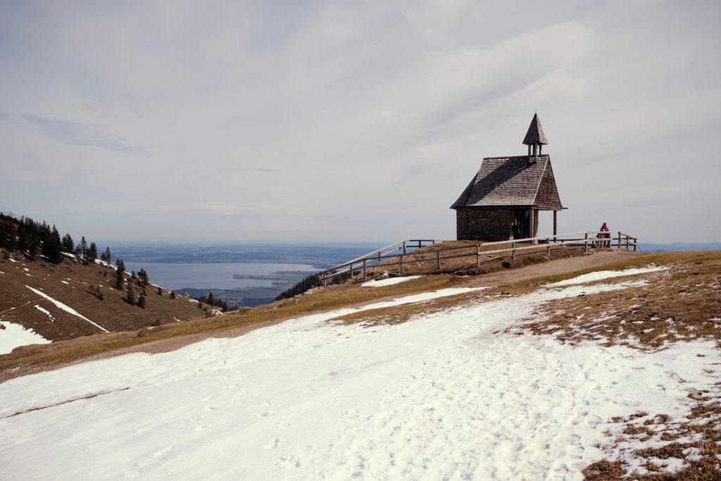 Bayern Kampenwand Chiemsee Wandern Gipfel Winter