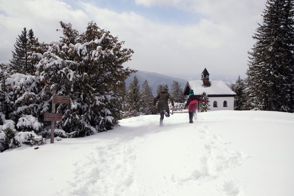 Bayern Neureuth Winter Schneewanderung Tegernsee Family